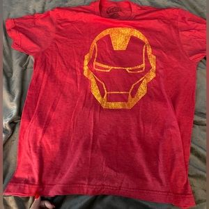 Distressed red men’s iron man tshirt size large